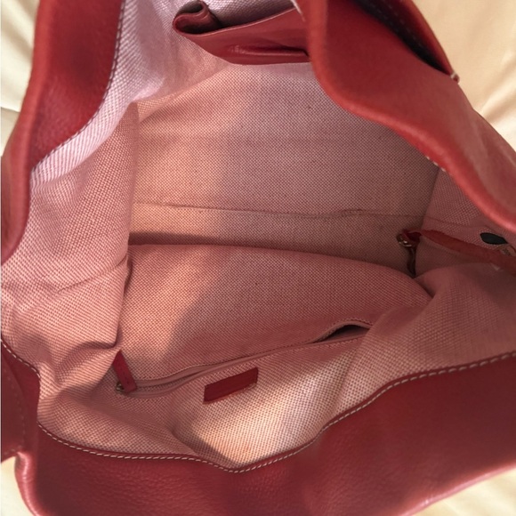 Dooney & Bourke Red Leather Hobo Bag with Sleek Design - Picture 8 of 15